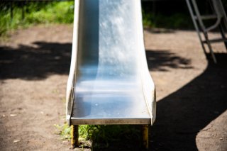 滑り台がトラウマに（写真:iStock）