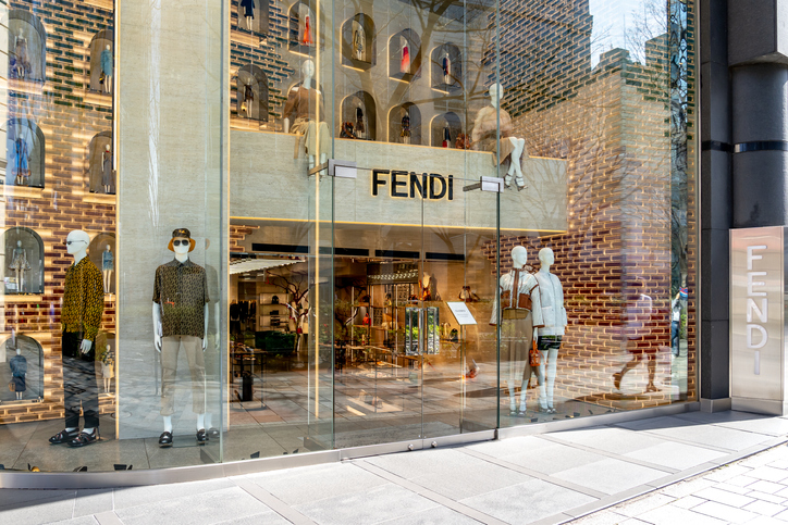 高級品を身につけたいの（写真:iStock）