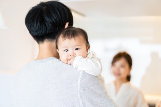 皆さんの夫は一人で子どもの面倒が見れますか？（写真:iStock）