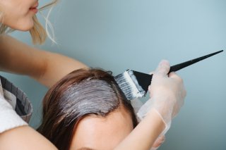 天然ヘアカラー剤「ヘナ染め」の末路は？ 知っておくべきデメリット5つ