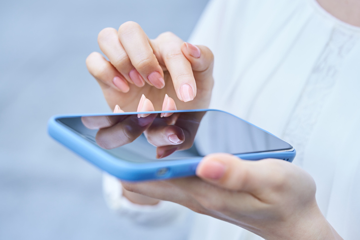 お互い様ですから（写真:iStock）