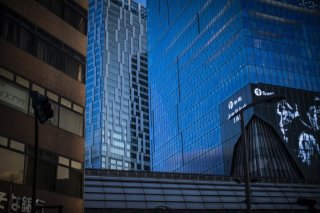 やっぱり落ち着かない? 空を覆う壁に息苦しさを感じた瞬間