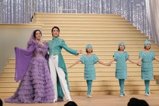 朝ドラ本編とは別にオリジナルの舞台演目フルver.も制作、手が込んでいる