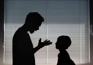 子どものSOSを全否定（写真:iStock）