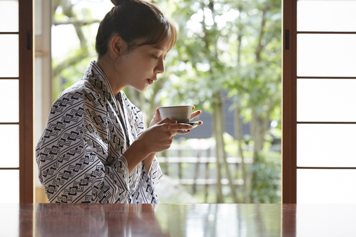 添えつけの浴衣どう着てる？（写真:iStock）