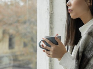 風俗に職場女性とねんごろ…それでも年下男と別れられない34歳女の悲哀