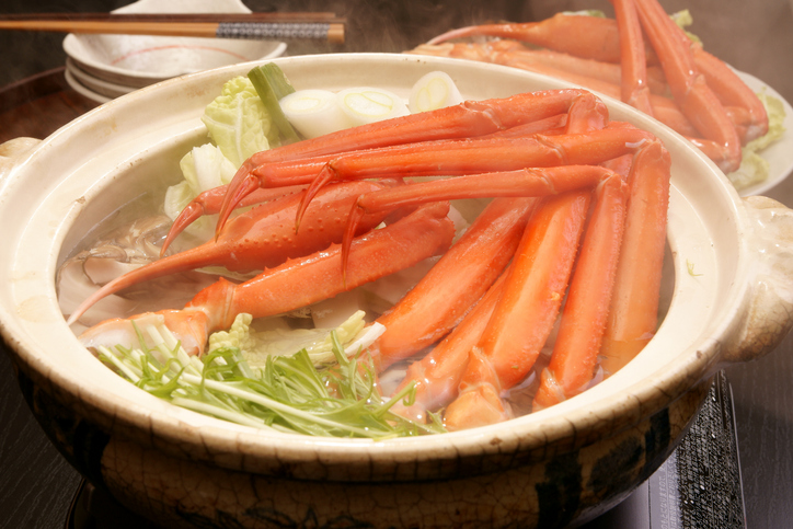 カニ鍋を食べながらする話じゃない…（写真:iStock）
