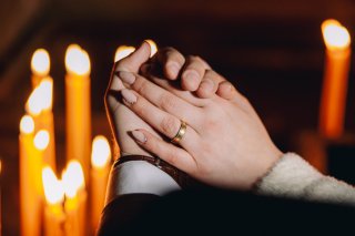 「何もかも苦痛なのに夜の営みは月数回」空虚な結婚生活を終わらせたい女