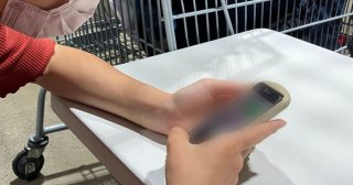 スマホ中毒な娘にお手上げ！不要で必要な事情、鍵付き棚に入れたのに…!!