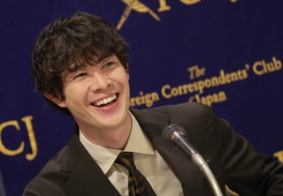 宮沢氷魚の文面にデキ婚とは言わせない圧…イケメン続々“獲られる”幕開け