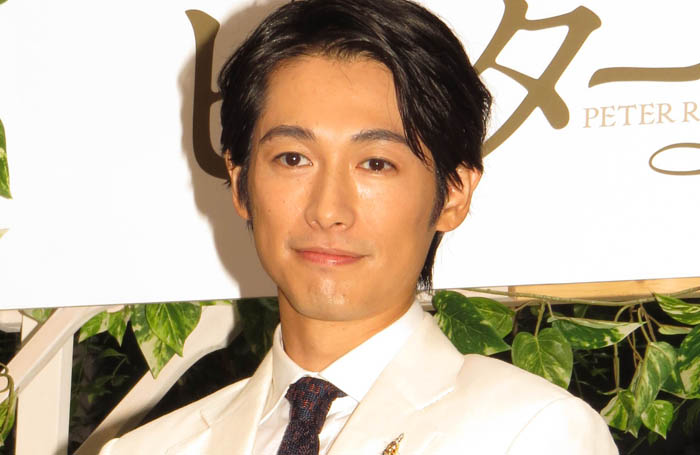 ライバル会社の宿敵を嫌味なく演じるディーン・フジオカ／（C）日刊ゲンダイ