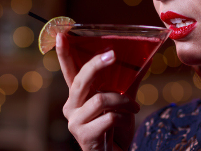 一気飲みを選ぶしか…（写真:iStock）