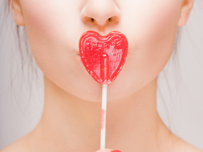 媚び媚び女性は嫌われる？（写真:iStock）