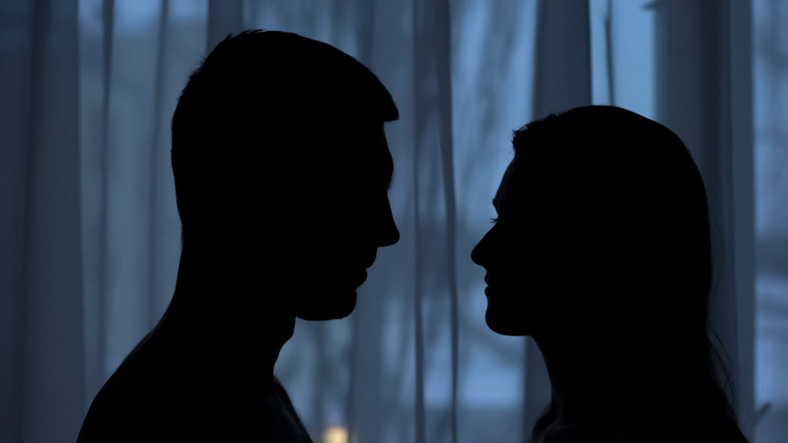 二人だけの世界に（写真:iStock）