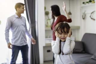 子供の前で夫婦喧嘩を始めてしまった…どんな悪影響がある？