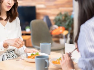 職場の同僚ランチが苦痛すぎる…一人の時間を確保する4つの冴えた処世術