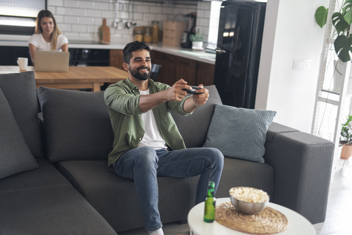 不整脈の診断以降、すっかりナマケモノに（写真:iStock）