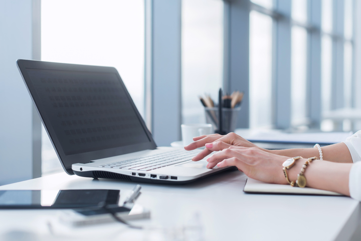 気乗りはしないけど、これも仕事（写真:iStock）