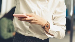 仕事帰り、ぶつかりおじさんのちかん被害に遭遇!?  私はどう対処すれば…