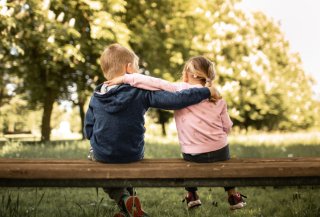 お医者さんごっこの続きを…31歳シンママと幼馴染の秘密の遊戯