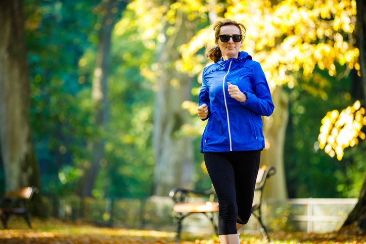 運動で睡眠の質をアップ（写真:iStock）