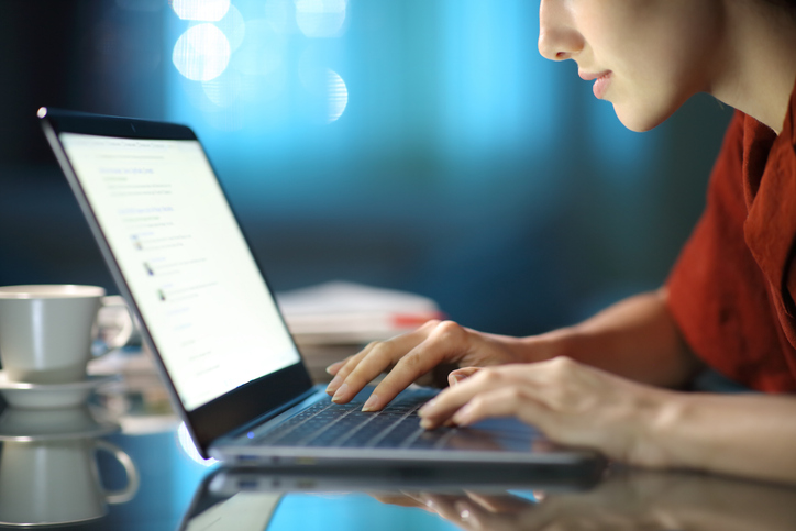 男性目線ばっかり…（写真:iStock）