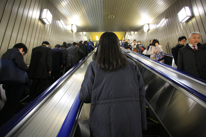ずっと何も考えずに働いてきた（写真:iStock）