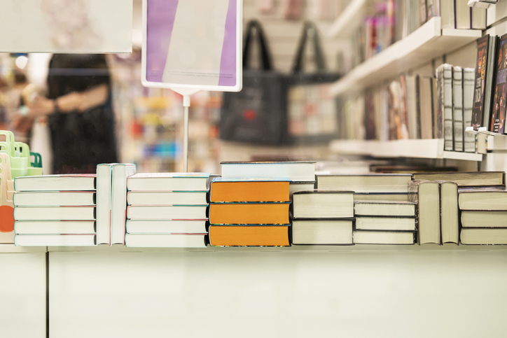 街の書店が急速に減っている（写真:iStock）