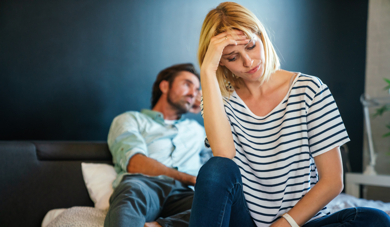 本音で話せない（写真:iStock）