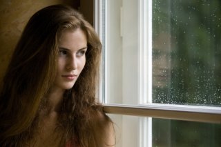 湿気で髪が制御不能! 梅雨入り前に対策したい3つのこと&応急処置