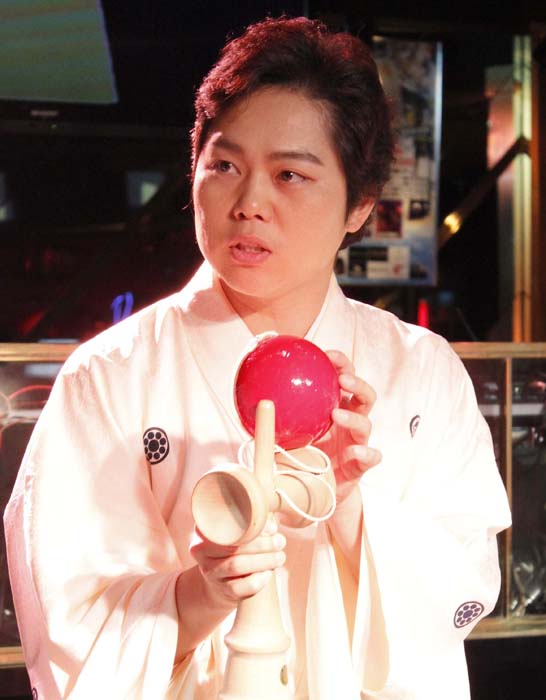 けん玉ギネスリベンジへの期待もかかっている（C）日刊ゲンダイ