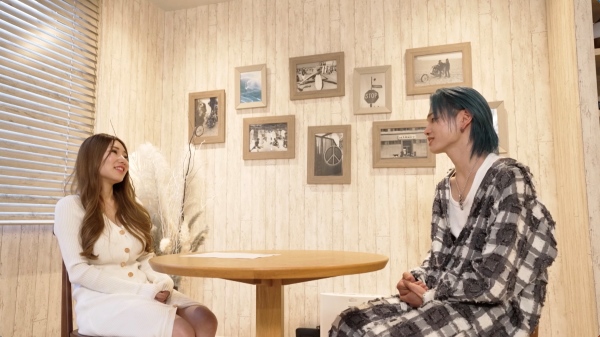 『愛のハイエナ』の「私のヒモに、なってください。」より（提供）ABEMA