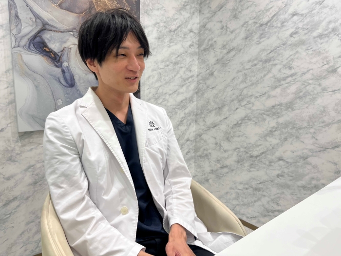 父も兄も医者という超エリートの井上裕章院長（C）コクハク