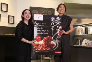 モデル・亜希さんの魅力見たり! レシピ監修したカレーは「“野生の勘”も詰まった自信作」