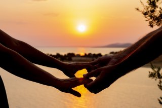 最強の愛され女性がやらないこと7選。彼から「追われる恋」希望なら試す価値あり