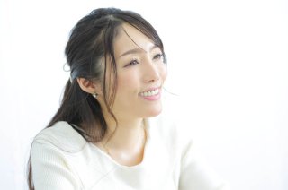 【独自】川﨑麻世の新妻・花音さんを直撃! テレビ出演への思い、21歳年の差婚を後押ししたものは…