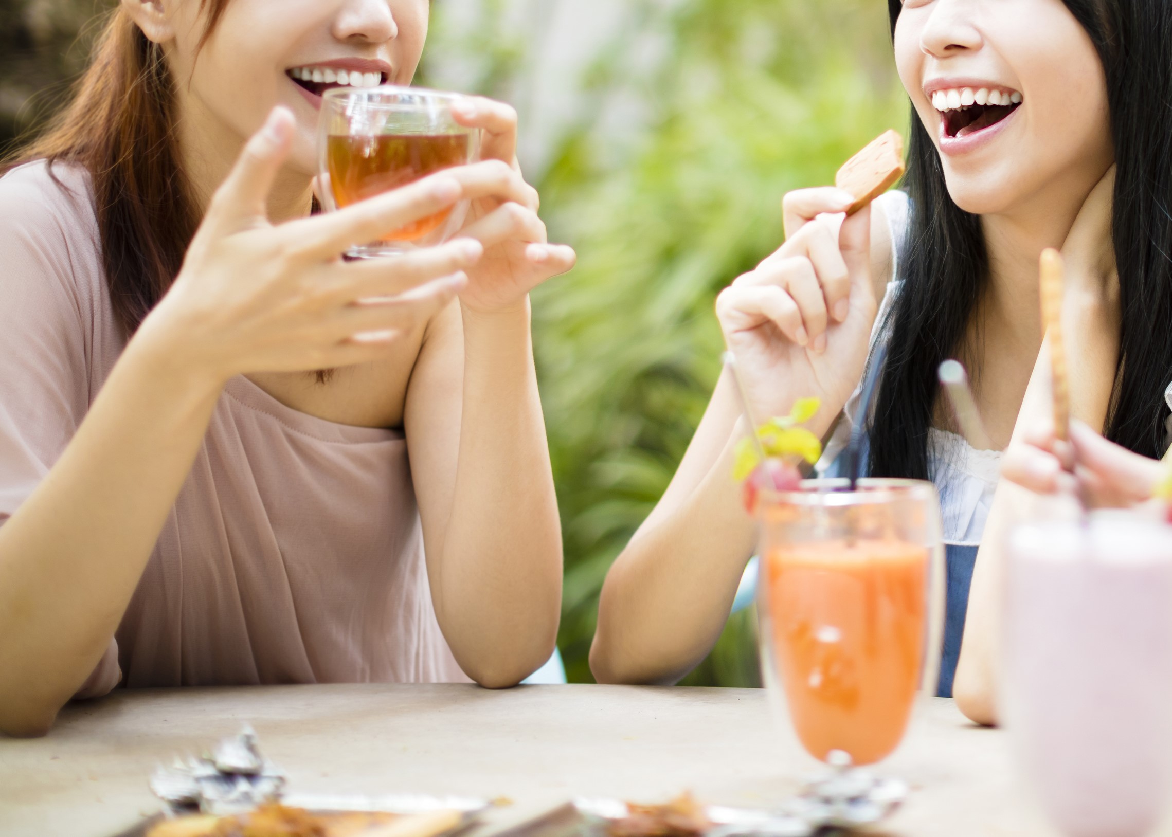 楽しいけれど、どこか違和感…（写真:iStock）