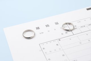 仲良し夫婦が電撃離婚する4つの理由。ラブラブから突然変異するものなのか?