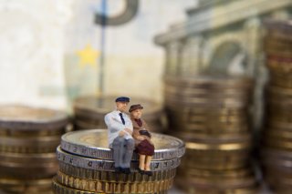 老後の資金をコツコツと（写真:iStock）