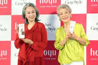 グレイヘアは腰が引けるよね…。それでも中年女性の白髪はチャンスだと思えた“素敵な一言”