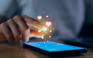 マッチングアプリあるある失敗談5選。既婚者に騙された黒歴史、分かっていたつもりなのに…