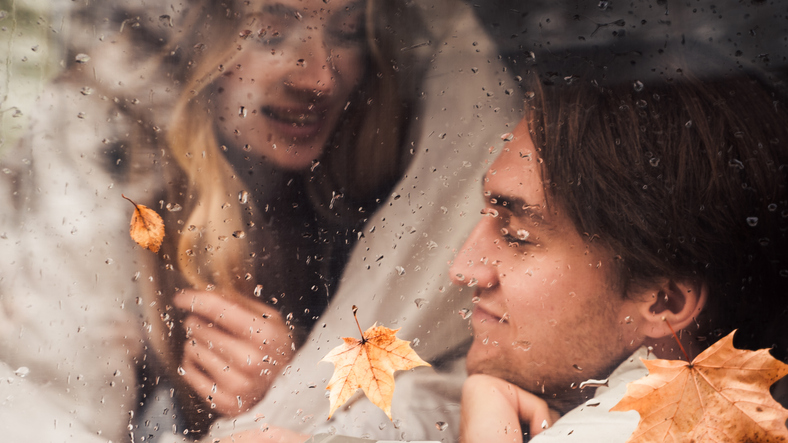 雨の日はお家でまったり（写真:iStock）