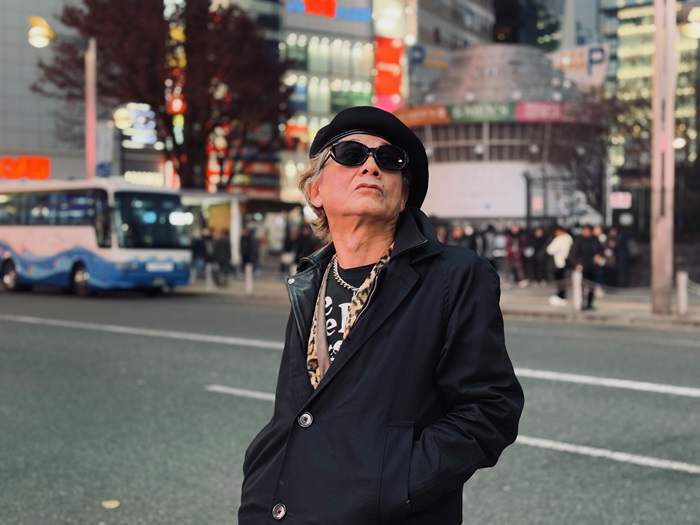 最近はベレー帽がお気に入り（C）コクハク