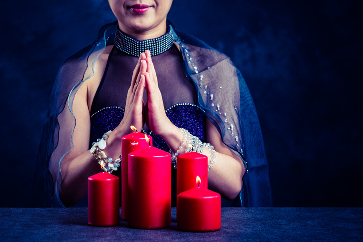 占い師って個性的な人が多いよね（写真:iStock）