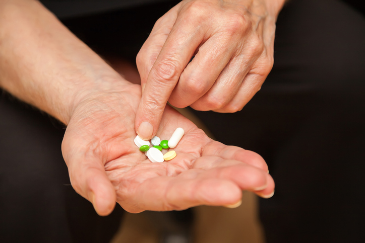 薬の量が増えた（写真:iStock）