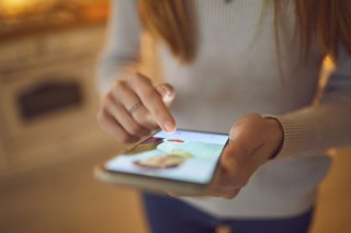 婚活よりすることあるんじゃない？（C）コクハク