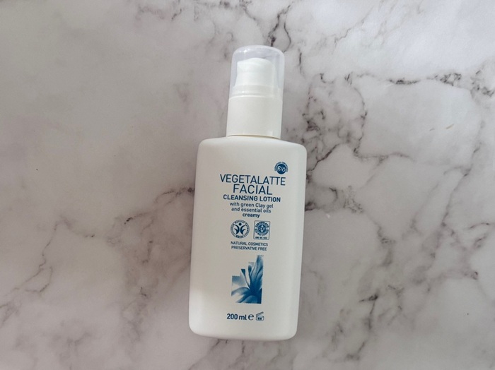 『アルジタル ヴェジタラテ クレンジングミルク』　200ml 4,400円（C）コクハク