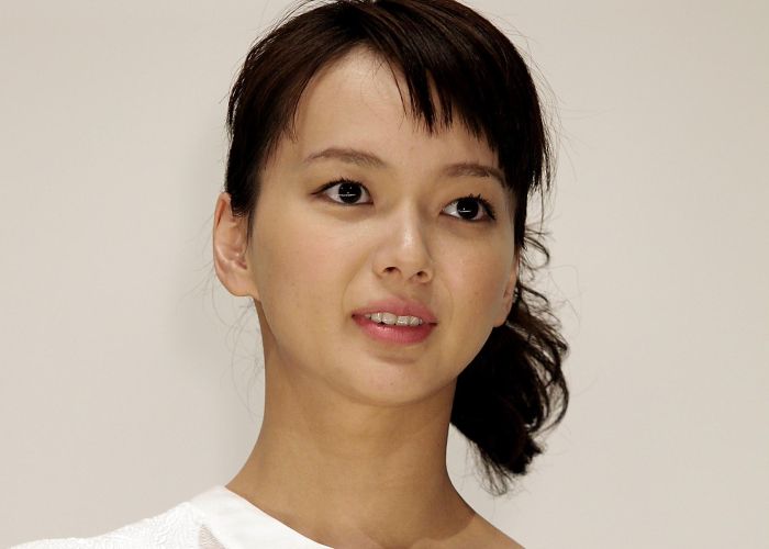 専業主婦の詩穂を演じた多部未華子（C）日刊ゲンダイ