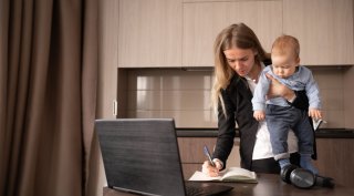 「超人でないと子育てと両立できない」なんて、そんなバカな|トイアンナ『えらくならずにお金がほしい』