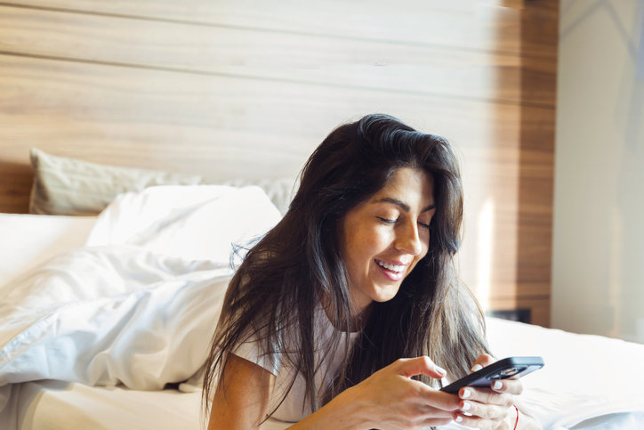 朝イチスマホは卒業しよう（写真:iStock）